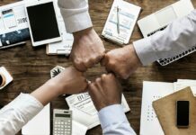 질서의 균열과 공동체의 성찰