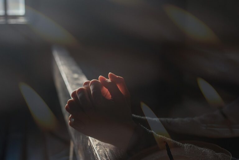 나침반 — 우리가 어디서 왔는지를 기억하는 신앙